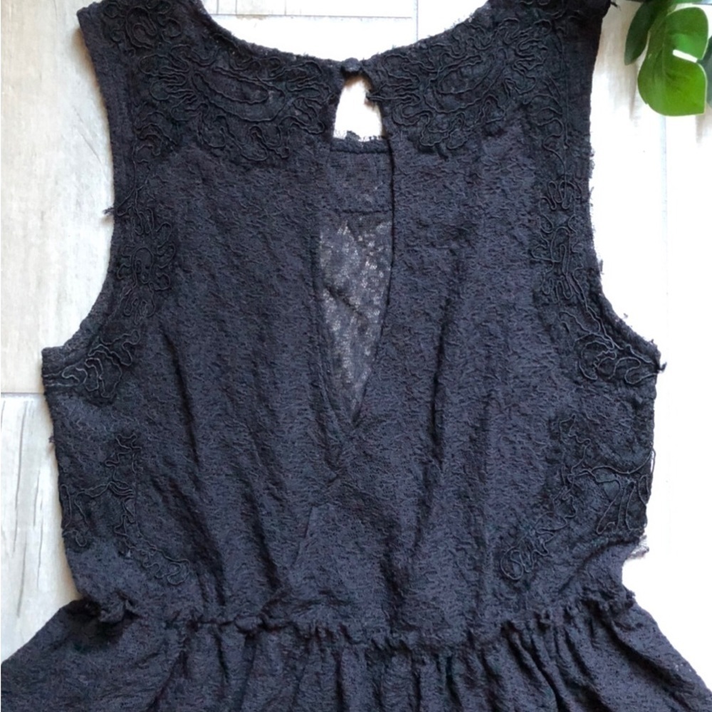 Free people sleeveless handkerchief lace dress in muted black. Size S - Picture 5 of 6